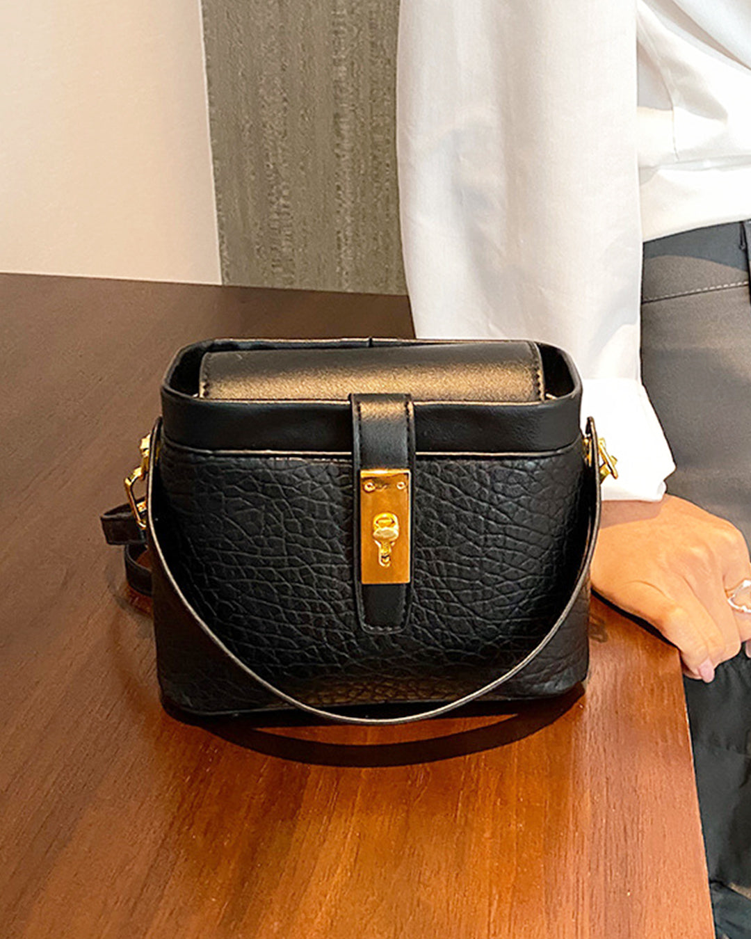 2wayワンハンドルソフトレザーバッグ PRCL906133